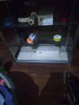 Etalase Rokok Minus Kaca Depan Tutup Tiada  Nego
