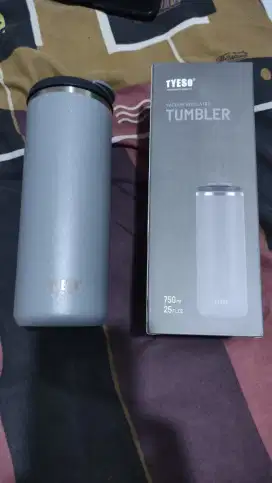 Tumbler Tyeso 2 pcs 700ml green dan grey