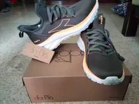 Sepatu running diodora Baru size 43