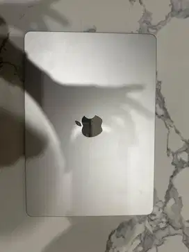 MACBOOK M3 512MB 16GB. Baru 5 bulan pemakaian
