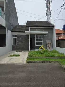 Turun Harga DIJUAL Rumah Kopo Lestari TP LT 91/LB 49, Siap Huni. Nepis