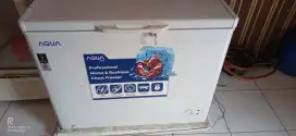 Dijual freezer merk Aqua