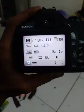 Kamera Canon 1300d