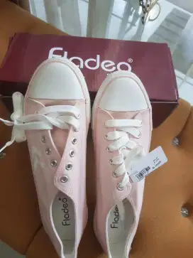 Sepatu Fladeo size 41
