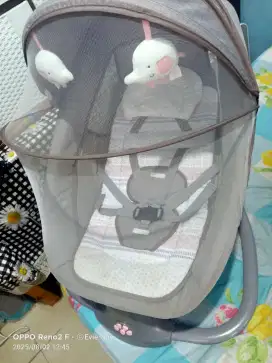 Ayunan bayi chocolate snuggli