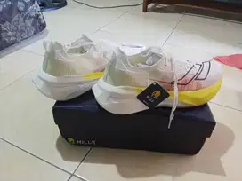 Jual sepatu running