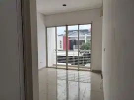 Jual Rumah GreenLake City Lokasi Startegis Cluster Amerika Ukuran 8x18