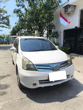 Jual mobil grand Livina 2012