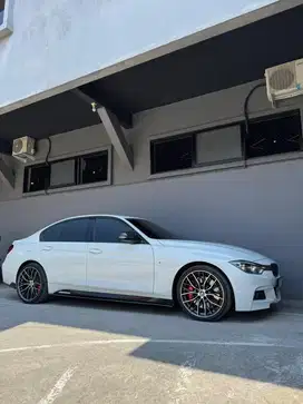 BMW 330i F30 (LCI)