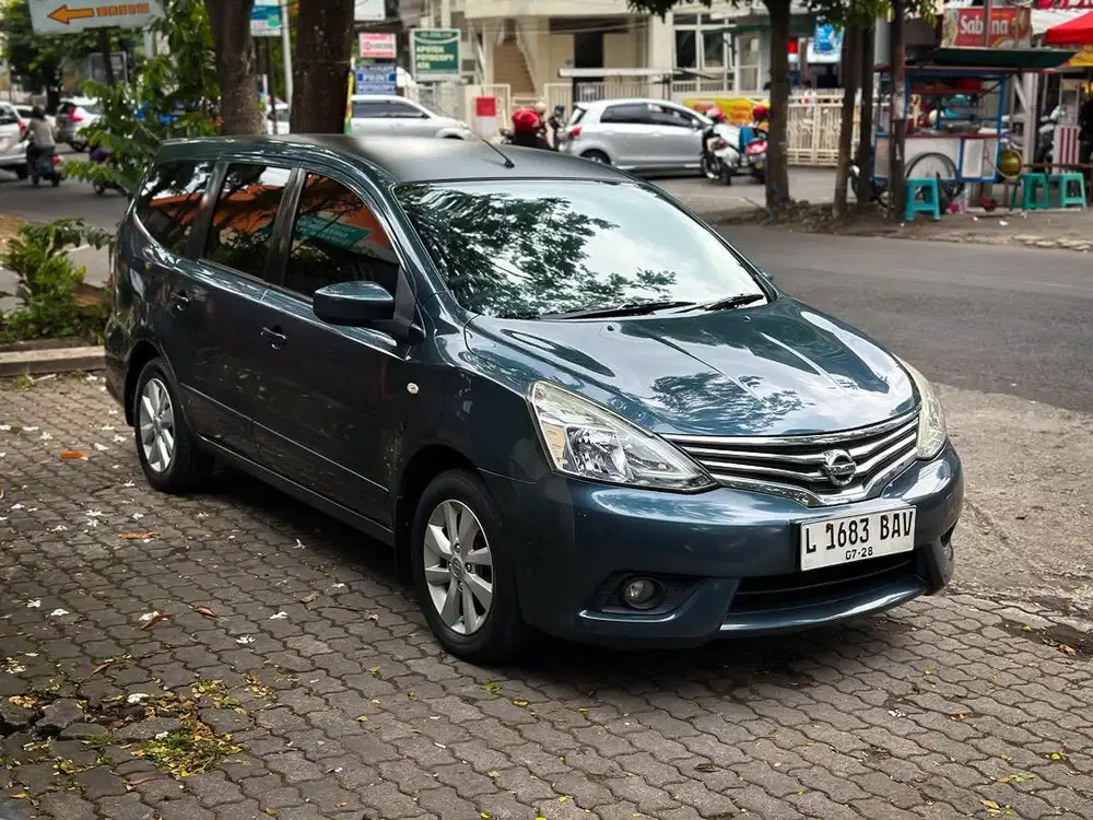 Nissan Grand Livina XV 1.5 AT 2013