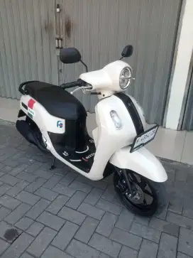 Yamaha Fazzio 2023 putih
