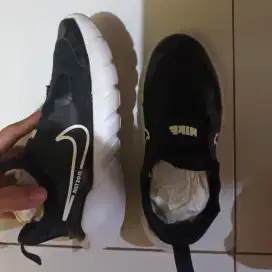 Sepatu second Anak