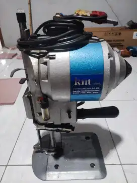 Mesin potong kain km 6 inch.