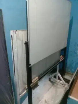 Papan tulis standing baru wa