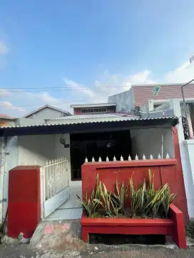 Disewakan rumah 2 lantai kebon nanas jakarta timur