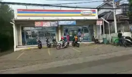 Ruko pinggir jalan Raya serang petir