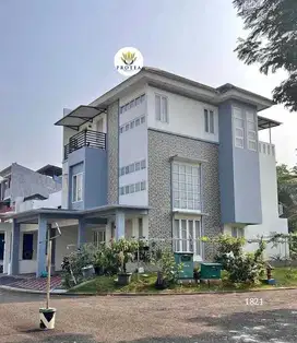 RUMAH 3 LANTAI NYAMAN SIAP HUNI DI BSD