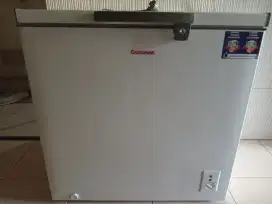 Freezer 210liter. 100watt. Pemakaian belum 1bln