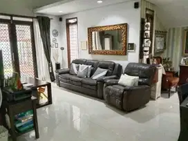 Dijual Rumah Halaman Luas di Jombang Raya