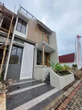 Villa Eksklusif di Flower Garden Batu Dijual Lokasi Strategis dan Asri
