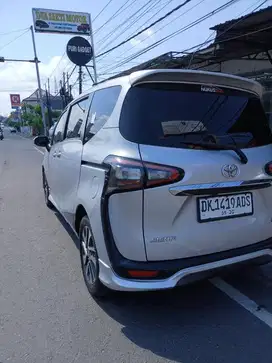 Sienta Q 2017 matic silver