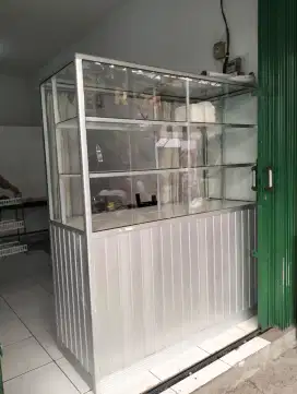 etalase warung nasi