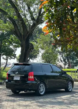 Toyota wish 1,8 sunroof CBU AT