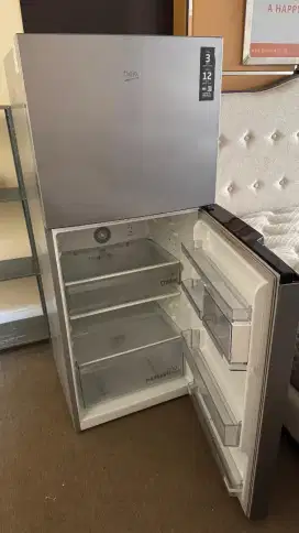 Kulkas 2 pintu bekas resto kondisi bagus