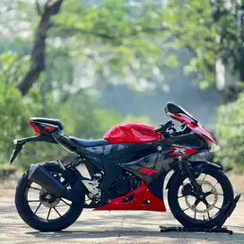 SUZUKI GSX 150R MERAH HITAM 2022 KM 14K SEPERTI BARU