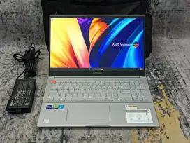 Asus ViVoBook Pro 15 OLED Core i9-11900H 16GB 512GB RTX 3050 Like New