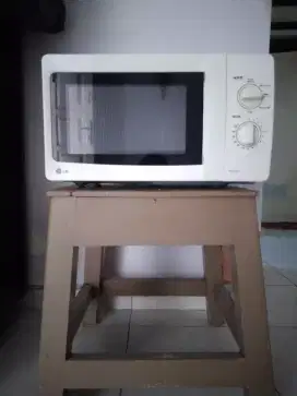 Microwave LG putih