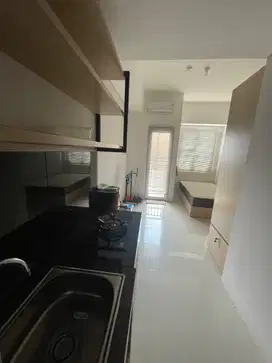 Sewa Murah Apartemen Studio Transpark Juanda Bekasi, Strategis LRT KRL