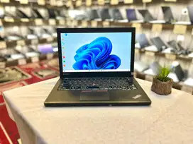 Laptop Lenovo Thinkpad X250 (second). 2 jutaan normal dan bergaransi.