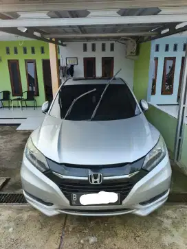 HR-V PRESTIGE 2015 sunroof plat B pribadi kunci 2 set jual murah