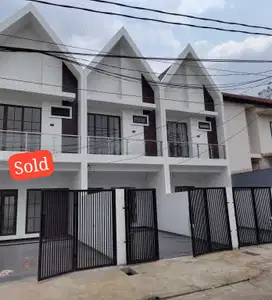 Rumah baru di Meruya Utara bebas banjir dengan model Skandinavia