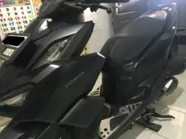 VARIO 160 HITAM DOP
