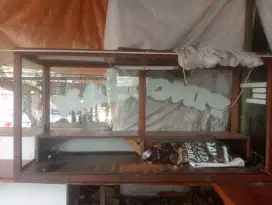 Etalase bekas padang
