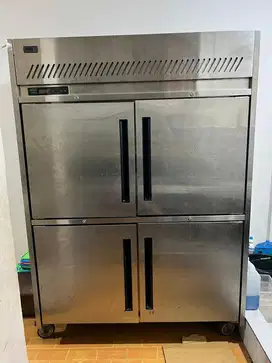 Upright Freezer GEA 4 pintu stainless
