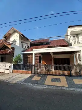 Rumah siap huni di sektor 5 Bintaro jaya,  Tanggerang selatan
