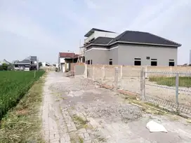 Di Jual SHM di Banjarsari Surakarta, Cluster Dekat TOL. Desain Bebas.