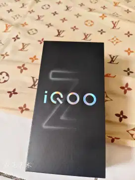 IQOO Z10 Black 8/128GB Ex Cewe baru 1,5 Bulan pakai