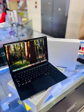 Macbook air m2 8/256 ibox