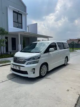 Vellfire 2.4 ZG 2014