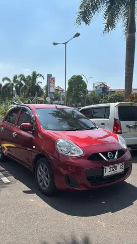 Mobil Nissan March