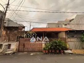 ANA RUMAH UK 7.4X15M DI KOMPLEK KAVLING POLRI JELAMBAR