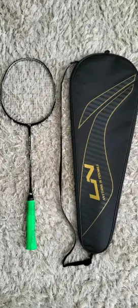 Raket Badminton