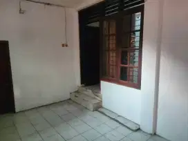 Dikontrakan rumah dekat MRT Blok A