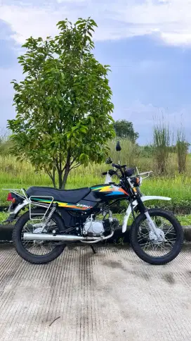 Honda win 100 warna hitam