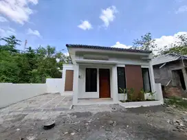 RUMAH MODERN 400JT-an LINGKUNGAN ASRI DEKAT KAMPUS ISI