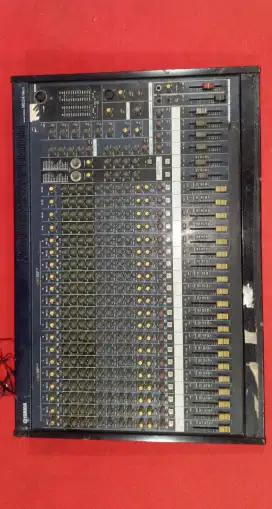 Mixer Yamaha MG 24 Chanel